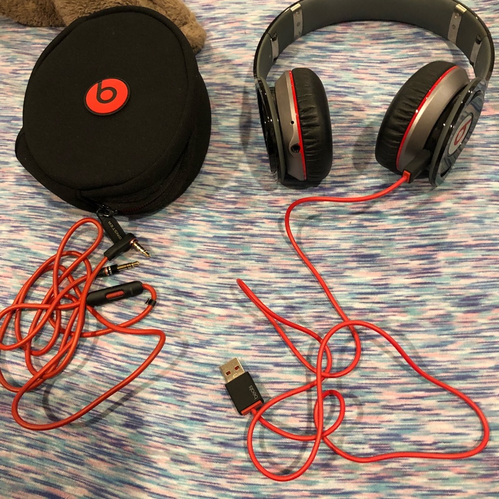 Beats wireless headphones